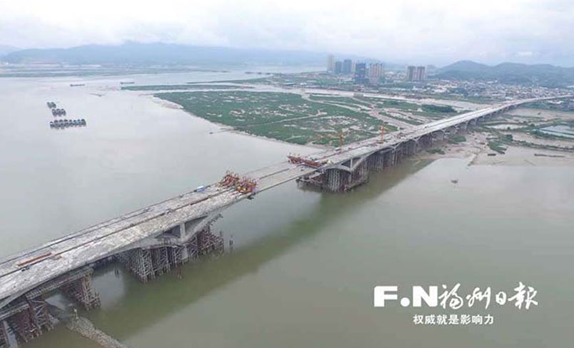 福州马尾大桥内衬不锈钢复合管跨江管道项目